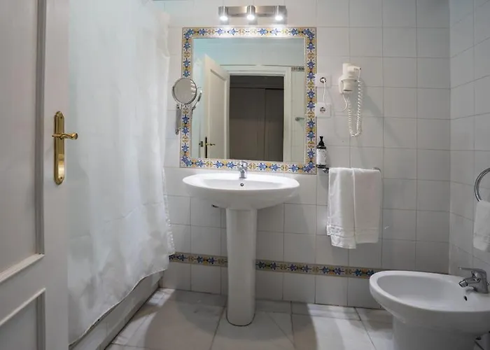 Simon Севилья