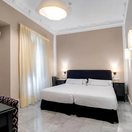 Simon Hotel