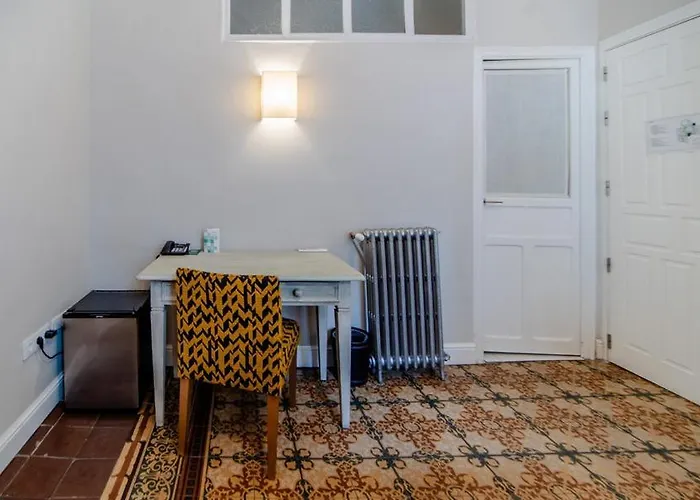 Simon Hotel