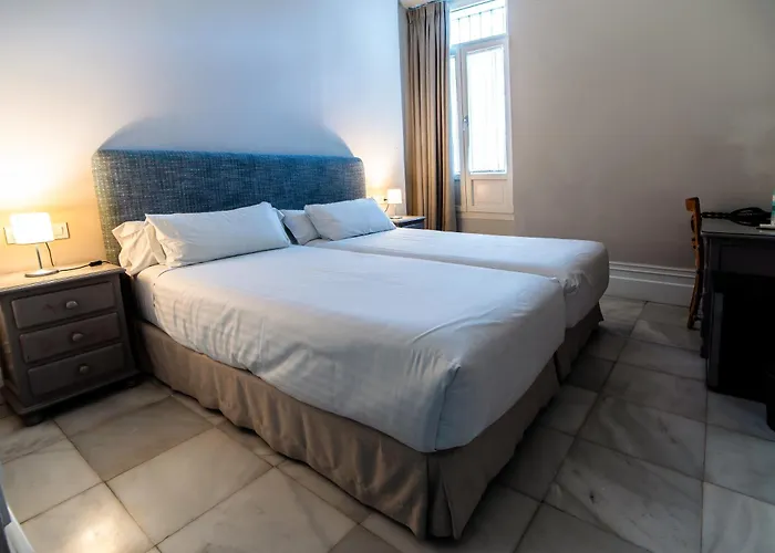Simon Hotel
